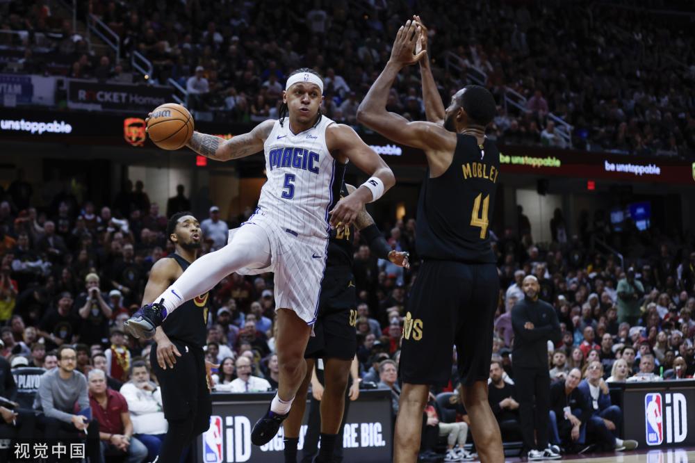 伴随着巨大 伴随着巨大